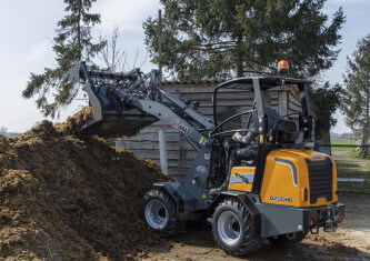 g2300hdpelikaanbakgesnedentanden[2]